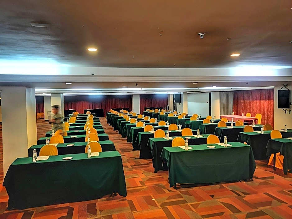 Grand Continental Kuching Hotel