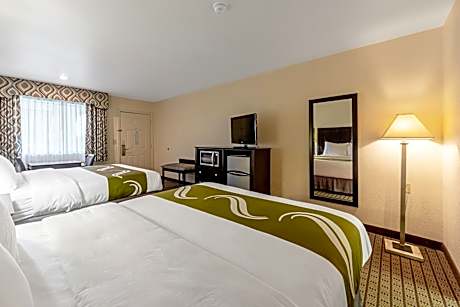 Queen Room with Two Queen Beds - Smoking