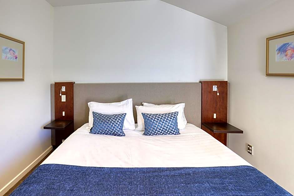 Garden Court Suites & Apartments