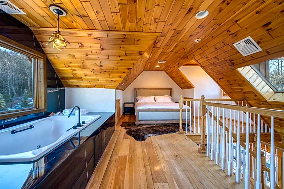 The Haüs Windham - Luxury Suites, Hot Tub, Mountain Views!