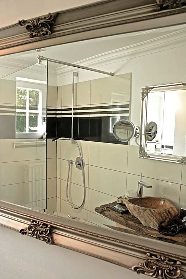 VILLA ADELEes BOUTIQUE HOTEL