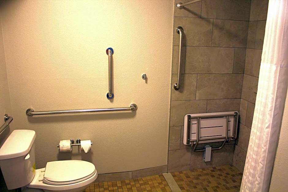 Clarion Pointe Statesville