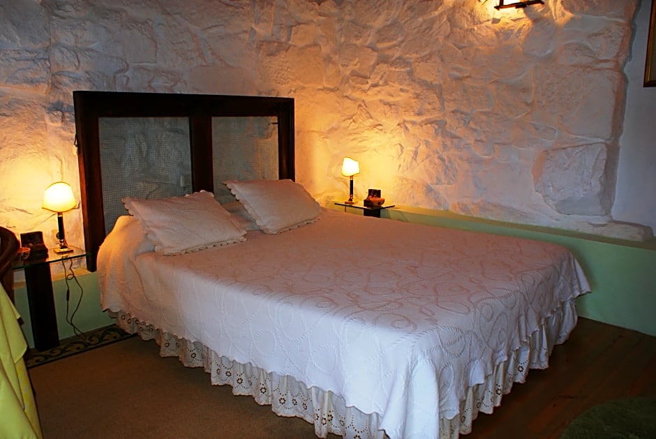 Photo 1 of 2 of Standard 1 Double Bed or 2 Beds