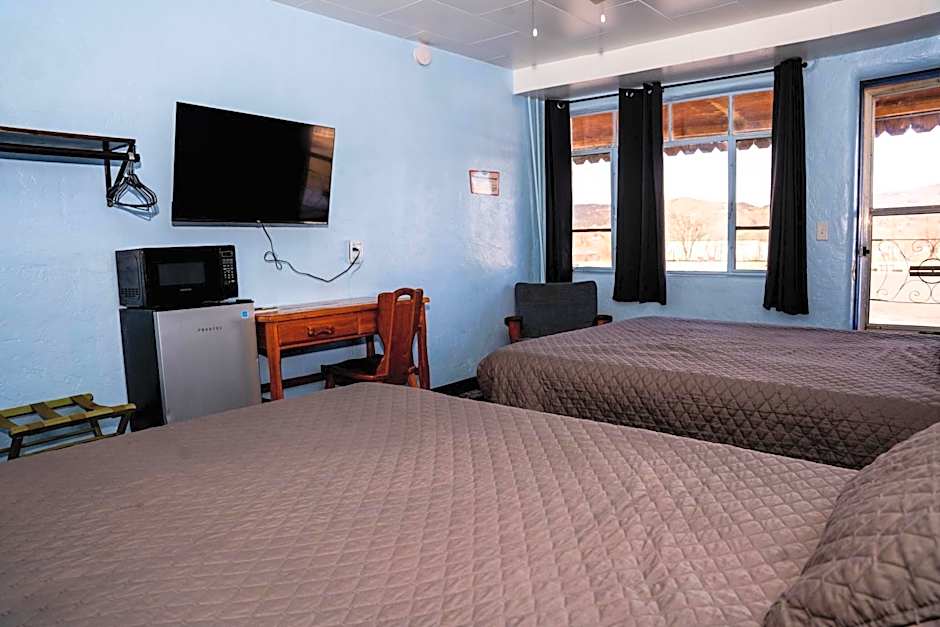 Maverick Motel