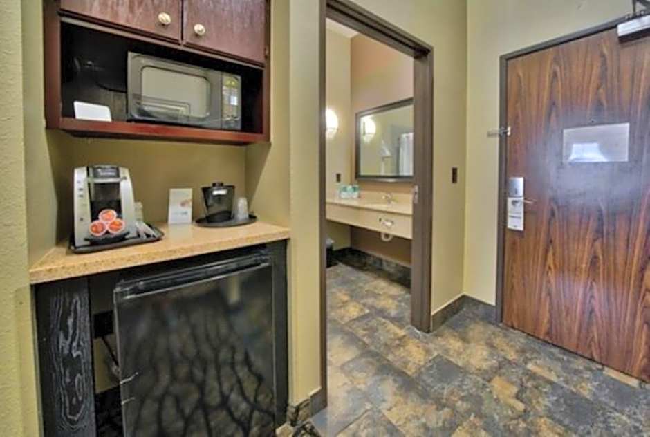 Holiday Inn Express and Suites Lubbock South By IHG