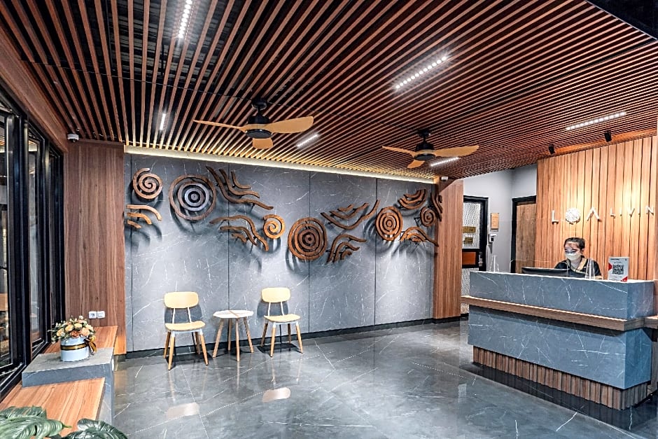 LOA LIVING Solo Baru