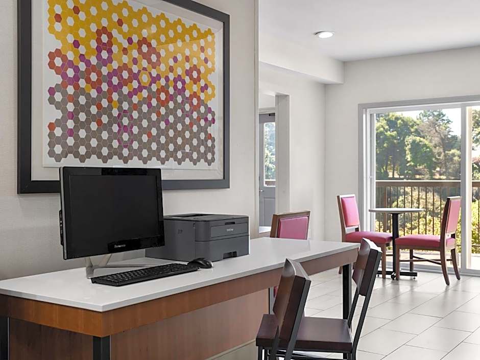 Holiday Inn Express Fort Bragg By IHG