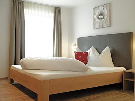 Apartment with Mountain View