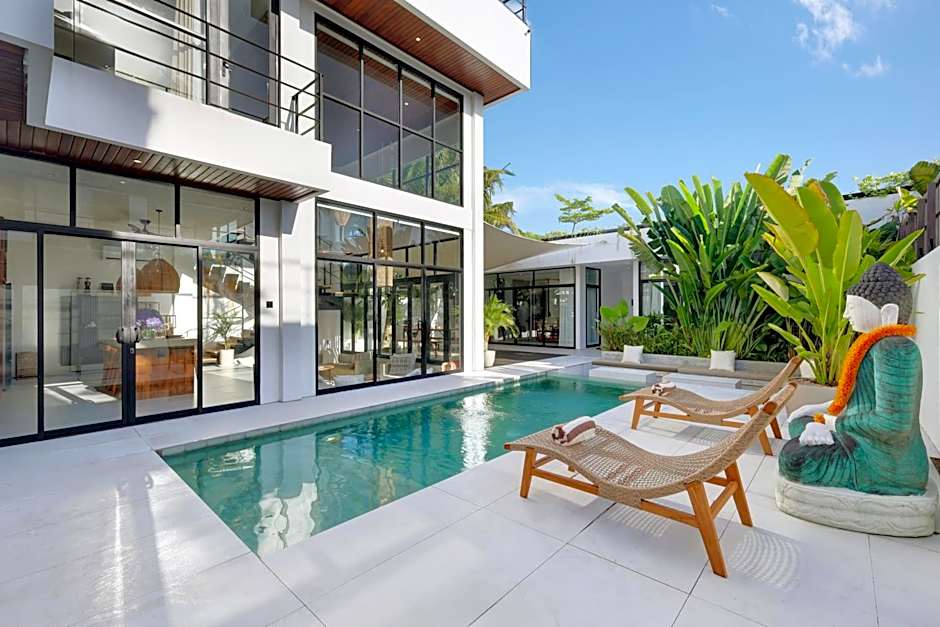 Baliwood Residence Villas by BREIG