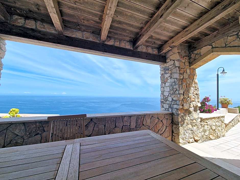 Oliventu - Tra gli ulivi sul mare