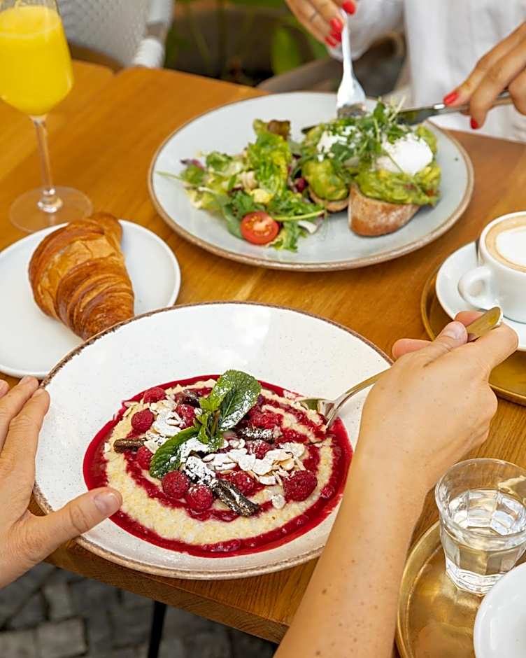 Old Royal Post Boutique Hotel & Premium Suites