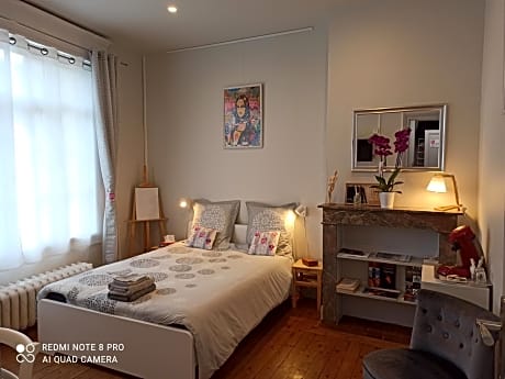 Double Room with Private Bathroom - The Gallery