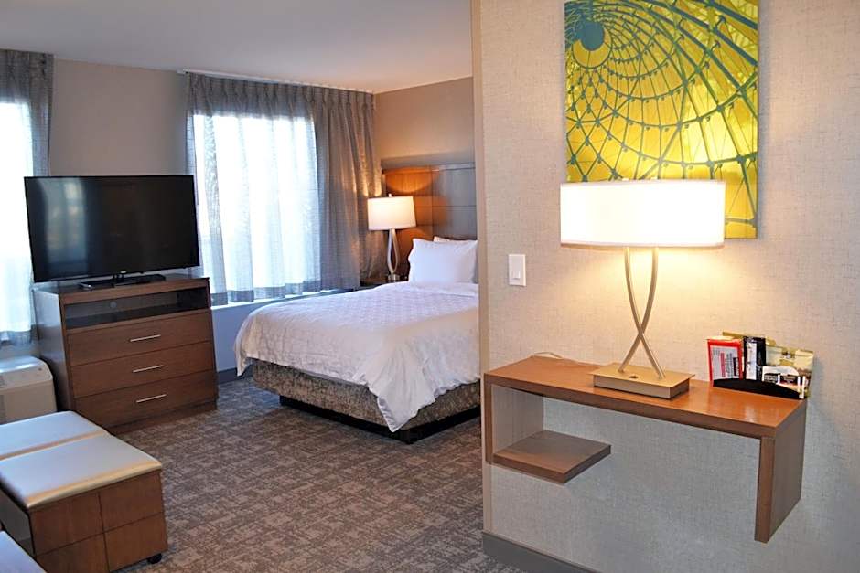 Staybridge Suites By Holiday Inn Red Deer North By IHG