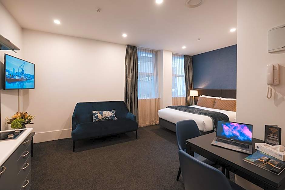 Gilmer Apartment Hotel