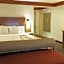 La Quinta Inn & Suites by Wyndham Atlanta Ballpark/Galleria
