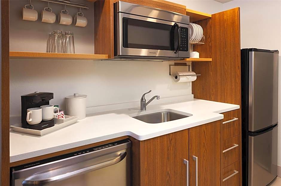 Home2 Suites by Hilton Minneapolis / Roseville, MN
