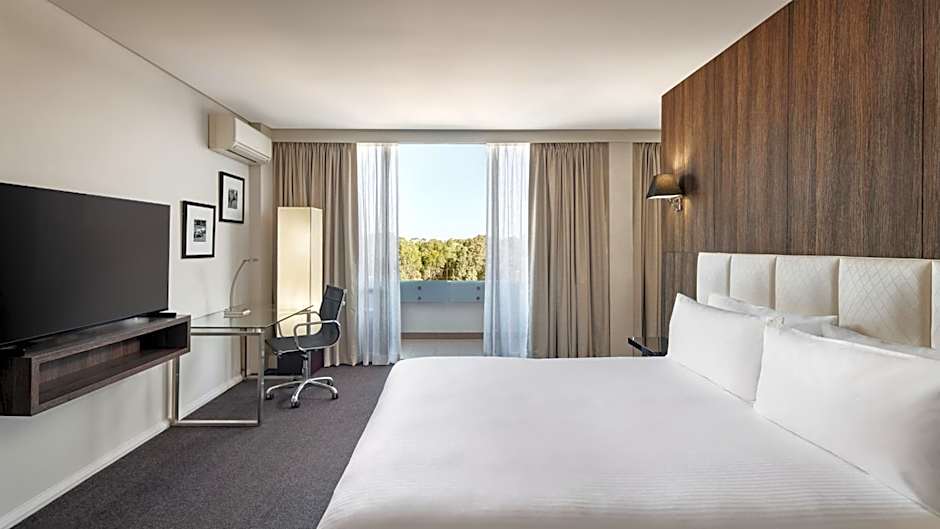 Holiday Inn Warwick Farm By IHG