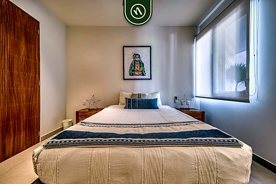 2BR Condo with Rooftop Pool - Private Terrace