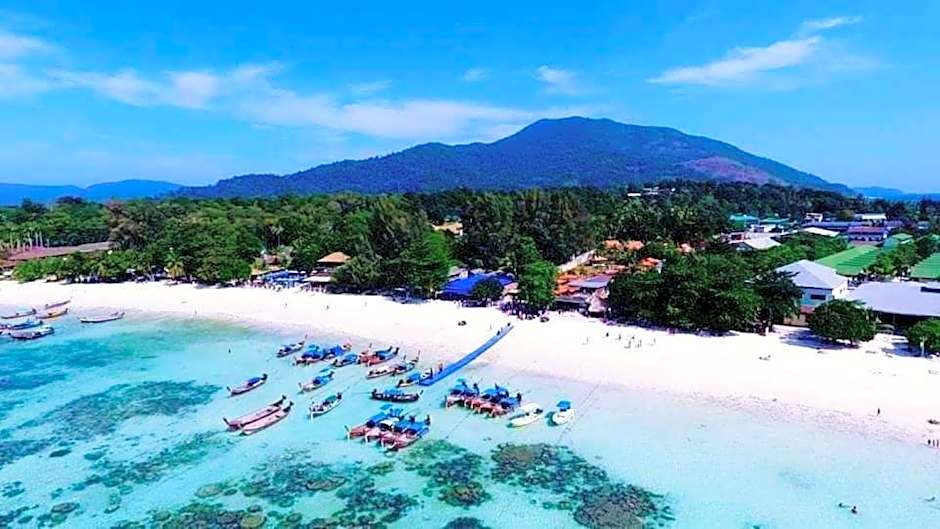Foto 1 daripada 50 — Charming Lipe Beach Resort