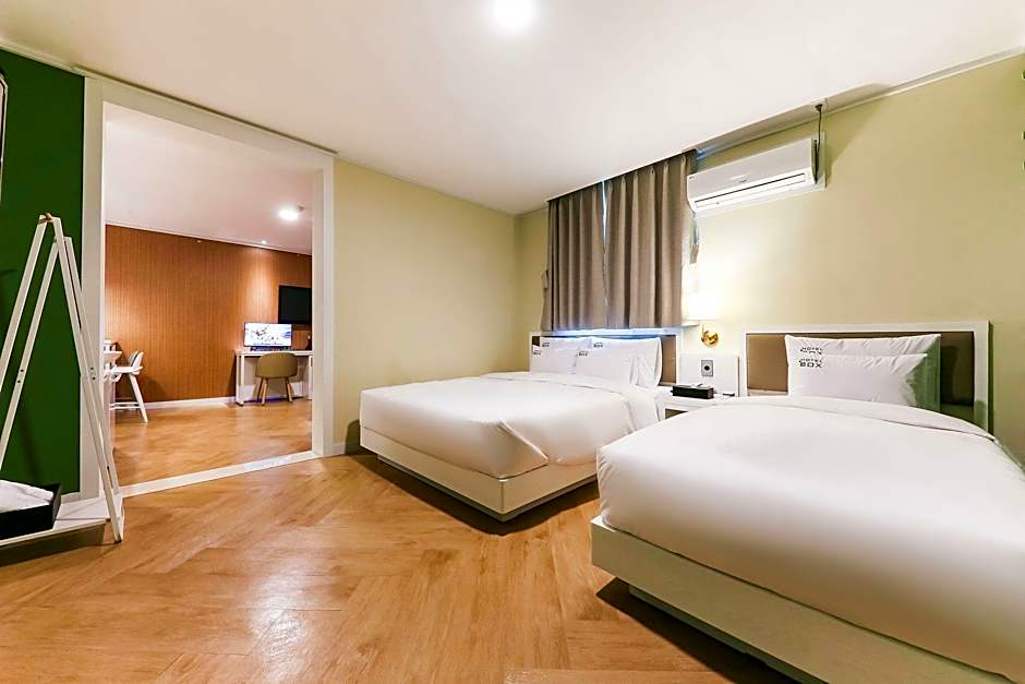 hotel box