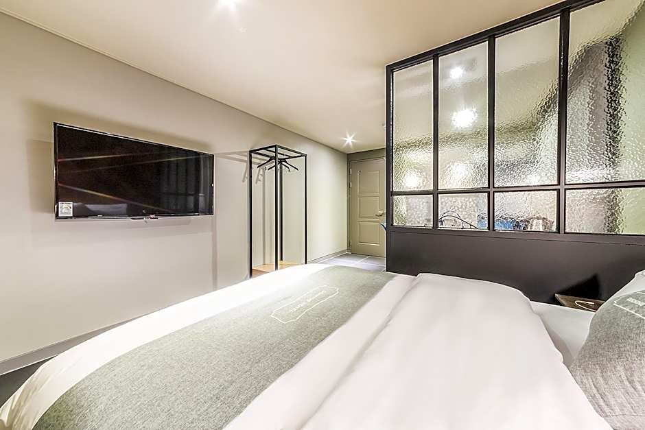 Docking Hotel