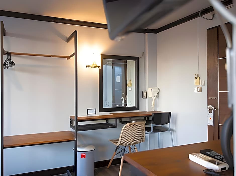 Pimpimarn Beach Hotel