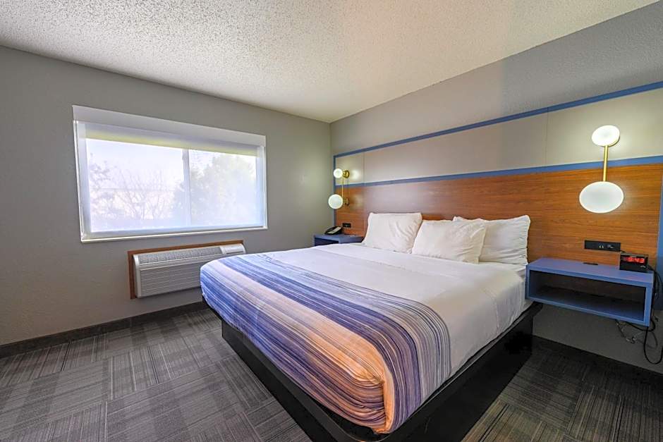 AmericInn by Wyndham Monroe