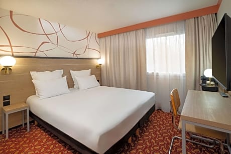 Executive Queen Room with Sofa Bed - Non-Smoking