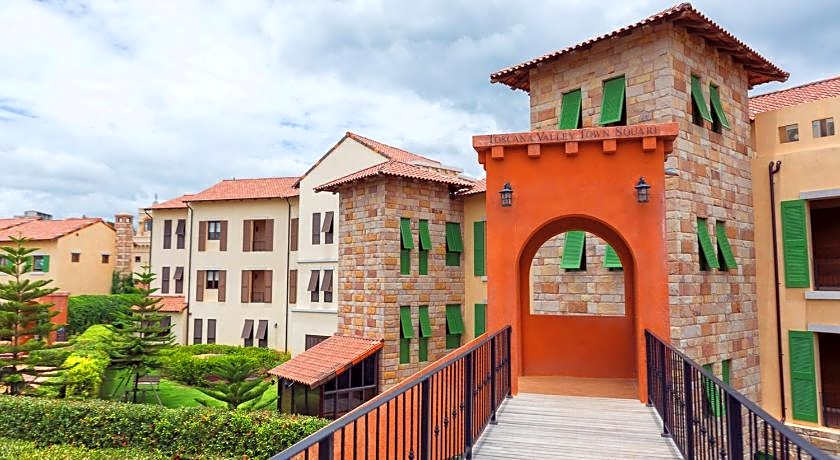 Town Square Suite by Toscana Valley