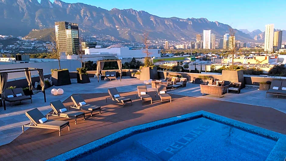 Camino Real Fashion Drive Monterrey