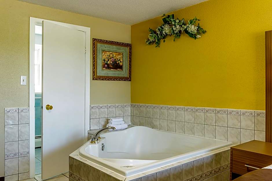 Motel 6 Campbellford, ON