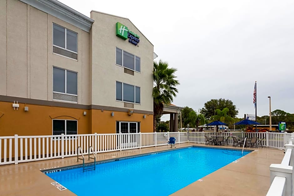 Holiday Inn Express & Suites Tavares By IHG