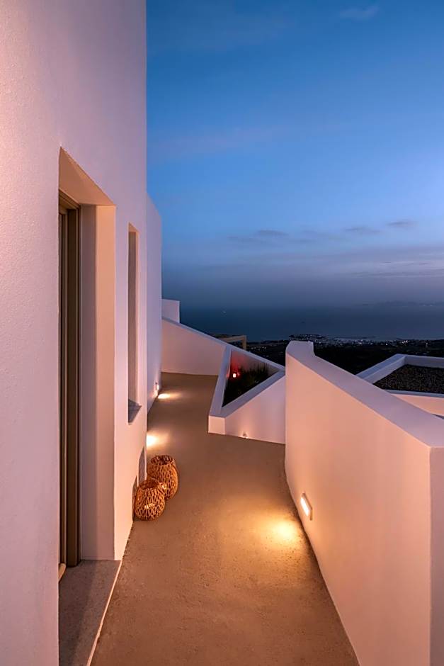 Blu Dot Tinos