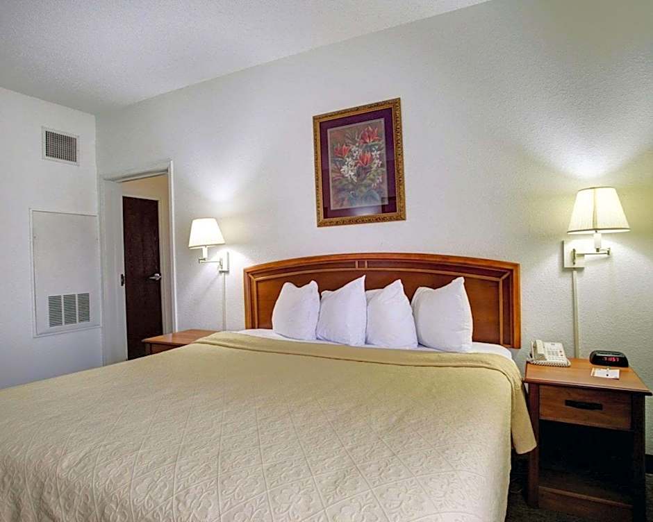 Garner Hotel Del Valle - Austin Southeast by IHG