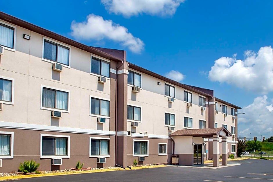 Boarders Inn & Suites by Cobblestone Hotels Waterloo