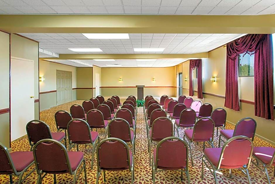 Days Inn by Wyndham Hillsborough