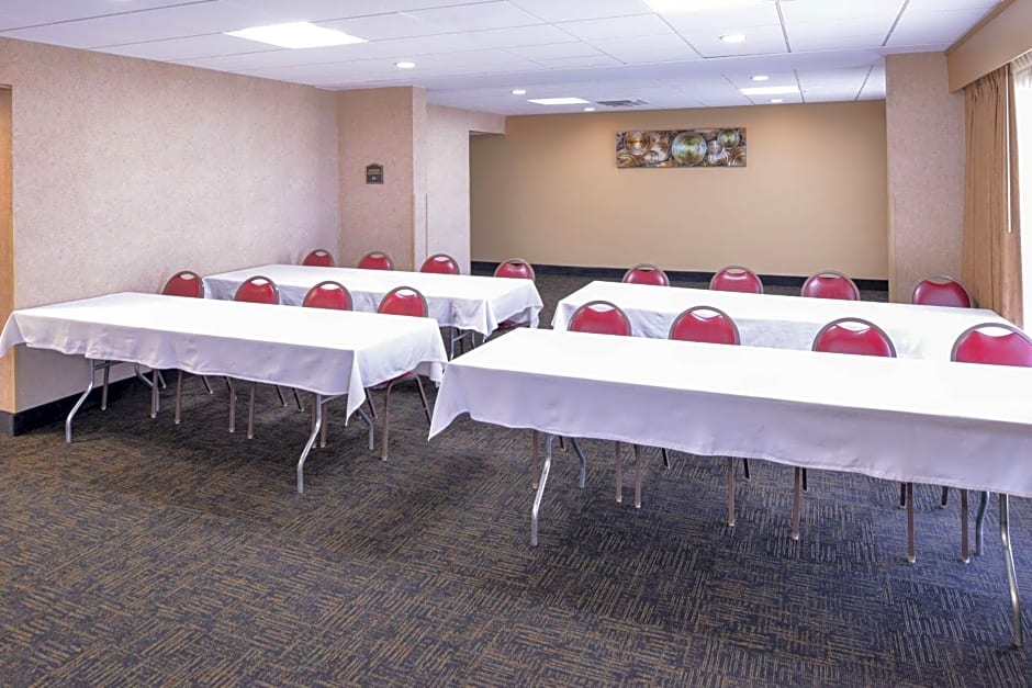 Best Western Plus Midwest Inn