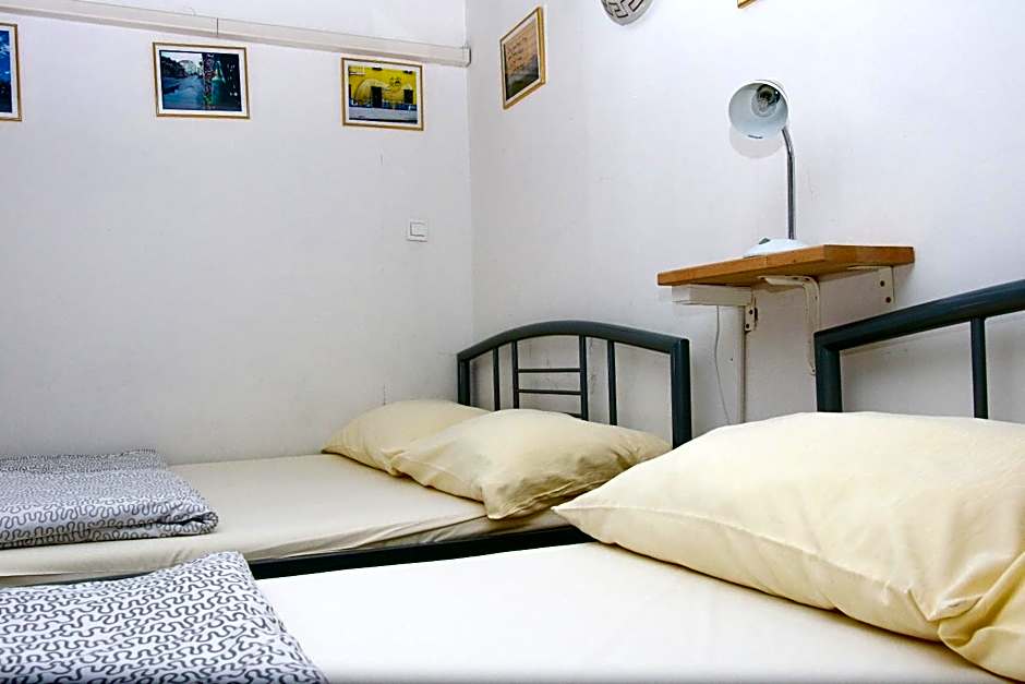 Hostel 24