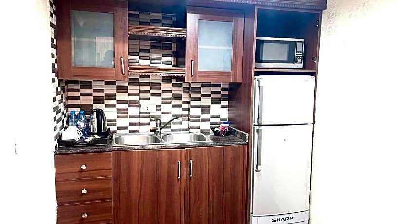 Queens Suite Hotel