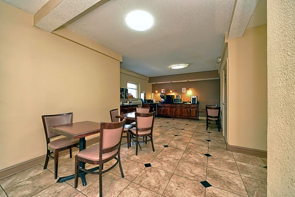 Red Carpet Inn - Stamford