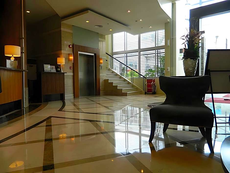 The Avenue Plaza Hotel