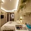 A Residence @ Between Hilton & Cititel Hotel
