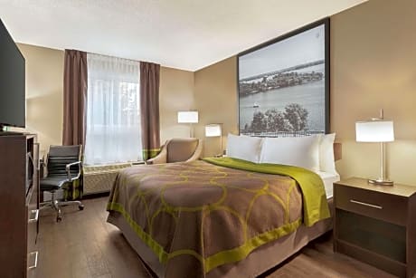 1 King Bed Non-Smoking