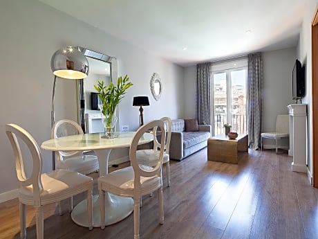 Grandom Suites