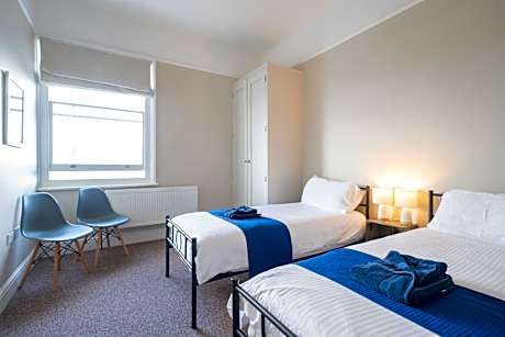 Twin Room with Shared Bathroom