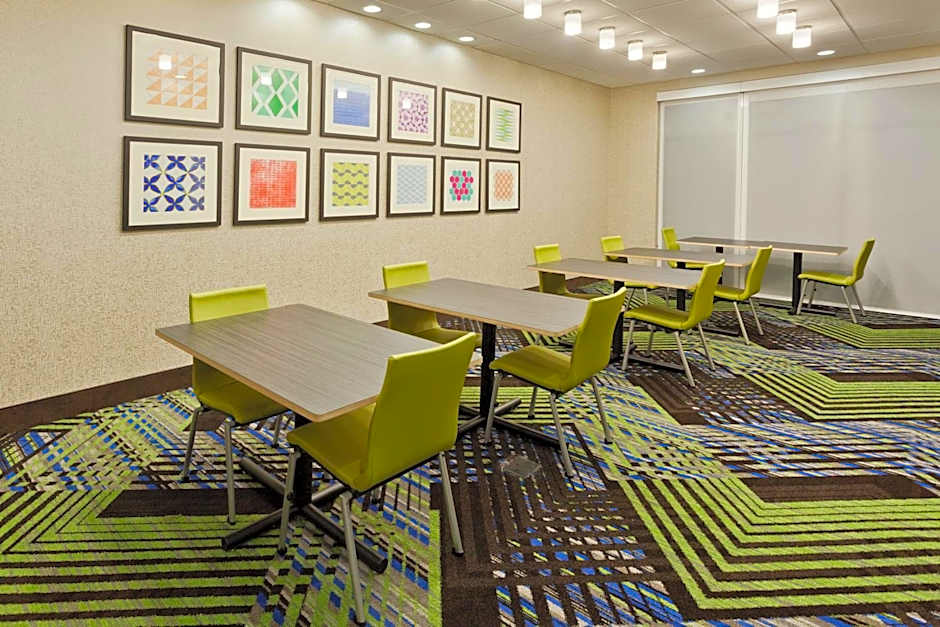 Holiday Inn Express Fayetteville By IHG