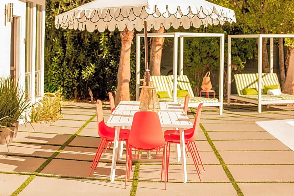 The Wesley by AvantStay Mid-Century Modern Oasis with Pool