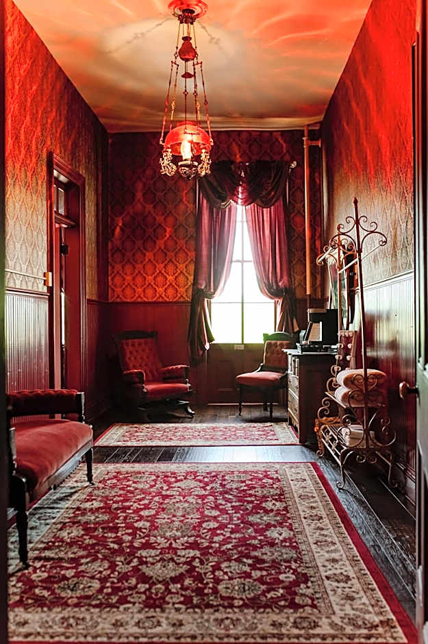 White House Hotel