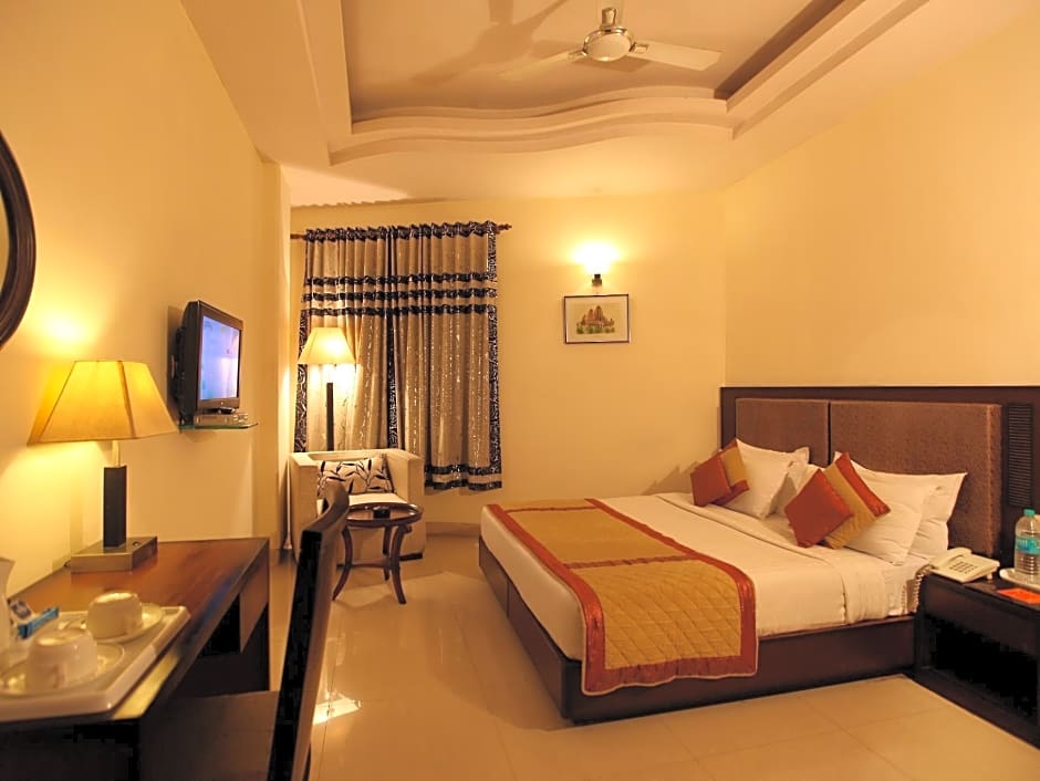 Hotel The Class, Delhi Airport