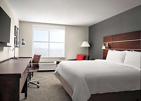 Standard King Room with Mobility Accessible Tub